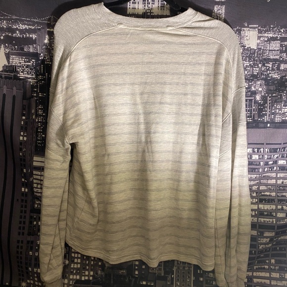 American Eagle Sweatshirt - Picture 3 of 3